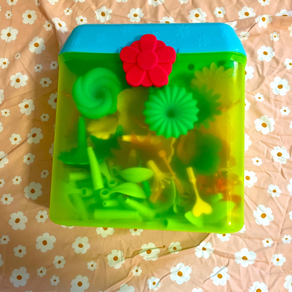Flower Garden Toy Set with Case
